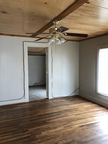 Photo - 1642 Poplar St