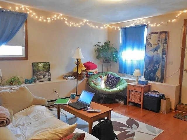 Building Photo - 122 Central St Unit 1R