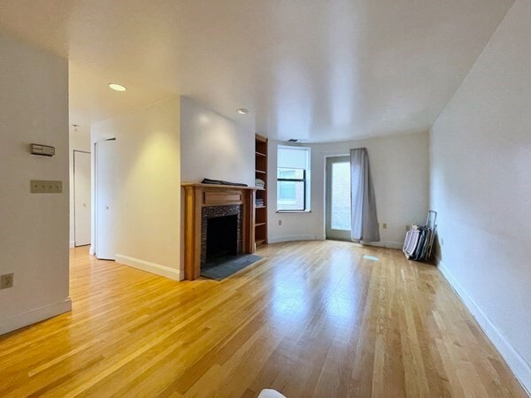 Building Photo - 102 Gainsborough St Unit 406E Rental