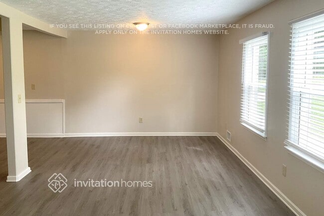 Photo - 246 Sandra Dr NW