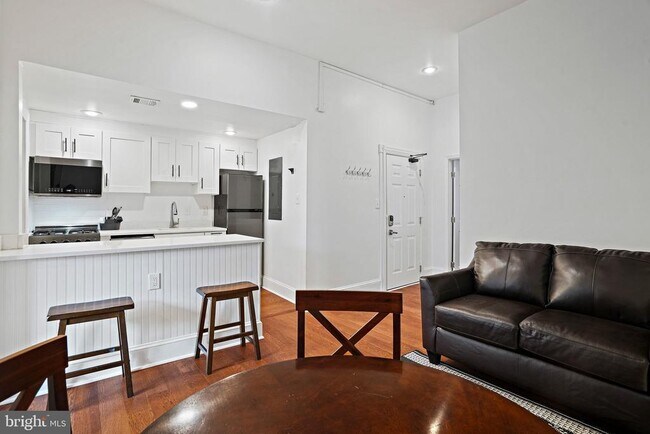 409 Constitution Ave NE Unit 2