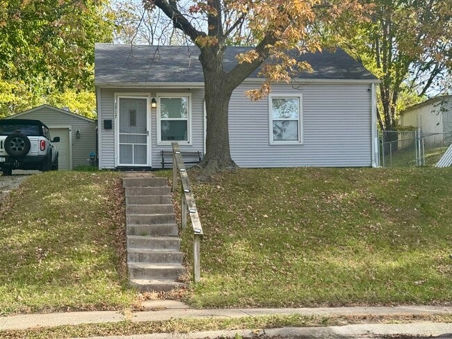 Photo - 1717 Mound St