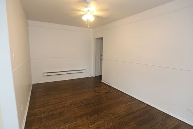 Photo - 4501-4515 N Malden St