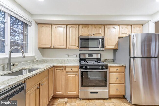 3228 Wellington Rd