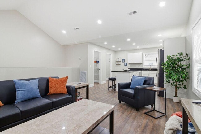 Photo - 810 Carson St Unidad ID1331737P