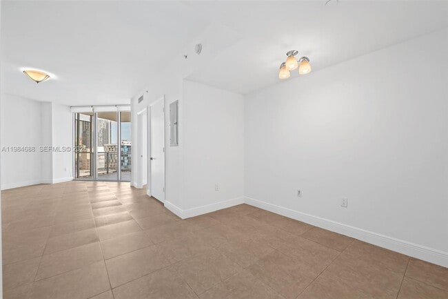 Photo - 350 S Miami Ave Unidad 1409