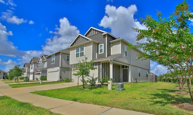 Photo - 3902 Deledda Dr