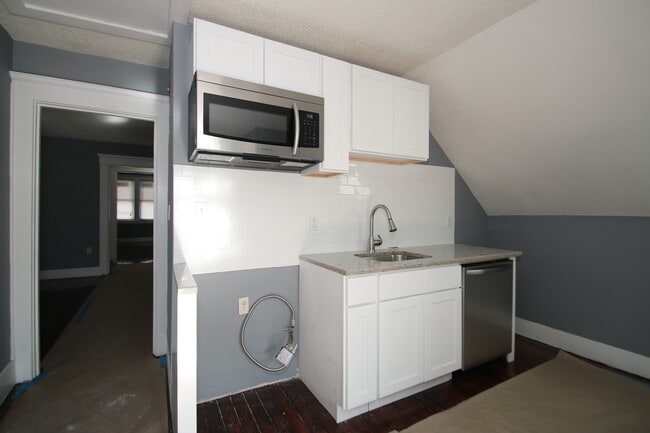 Photo - 168 Chatham St Unit 3rd Fl