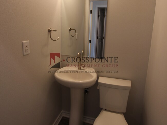 Photo - Stunning 2 Bed 2.5 Bath 1 Car Garage Townhome in Tyler!