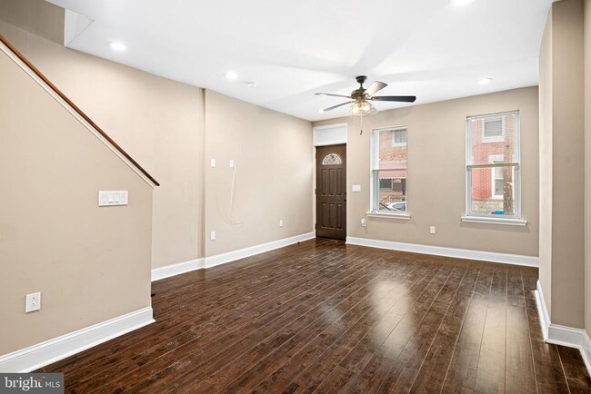 Photo - 2050 Mountain St