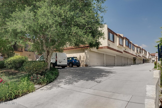Building Photo - 5321 Colodny Dr Rental