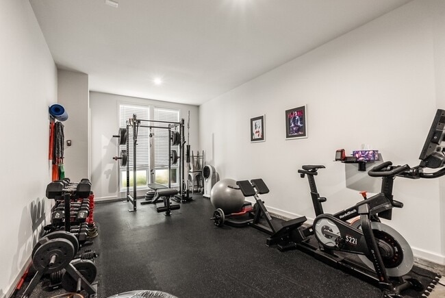 Photo - 449 Parkway Dr NE