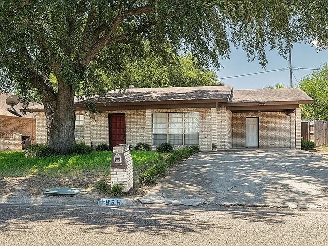 Building Photo - 838 Camelot Dr Rental