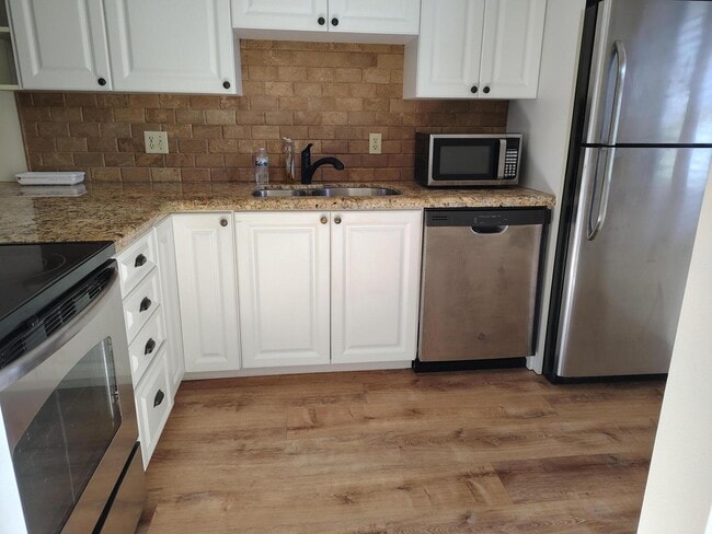 4100 Tivoli Ct Unidad 104