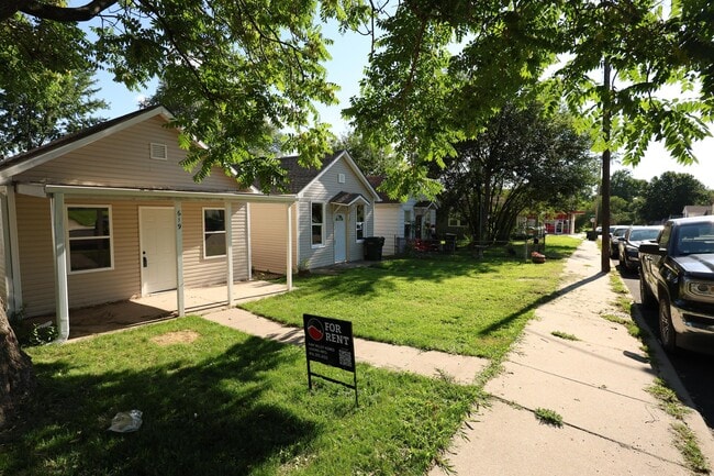 Photo - 619 Kiowa St