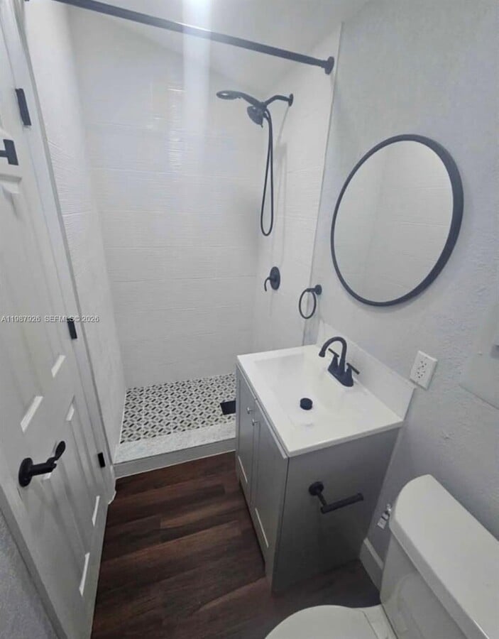 Photo - 217 E 48th St Unit 2