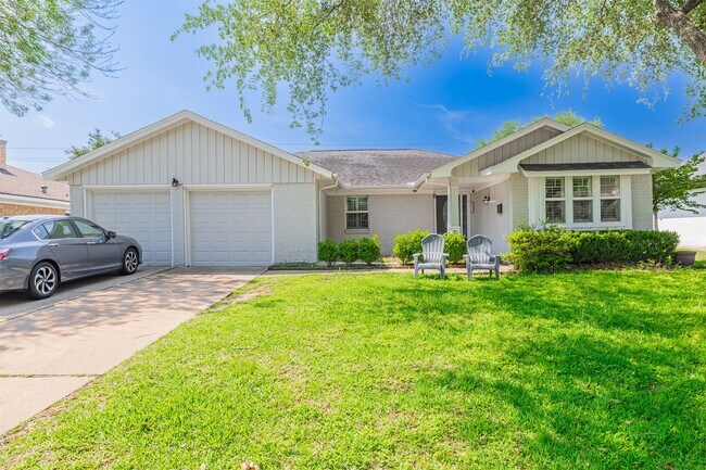 Photo - 14127 Woodthorpe Ln