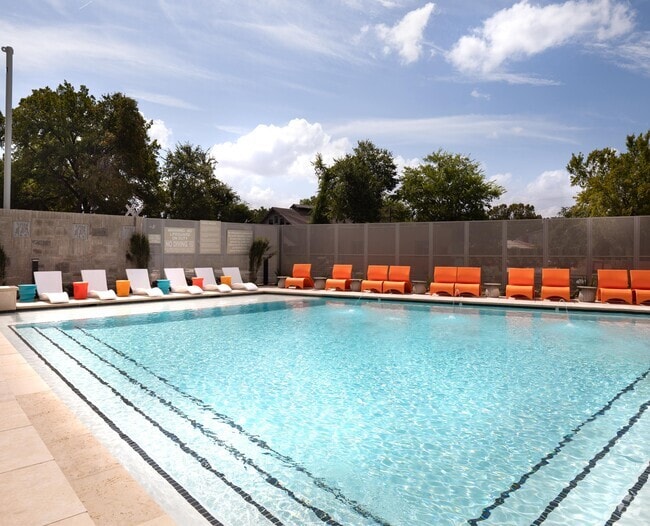 Building Photo - Residences at Saltillo Rental