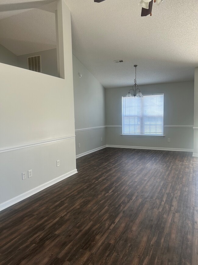 Photo - 1108 Green Fir Loop