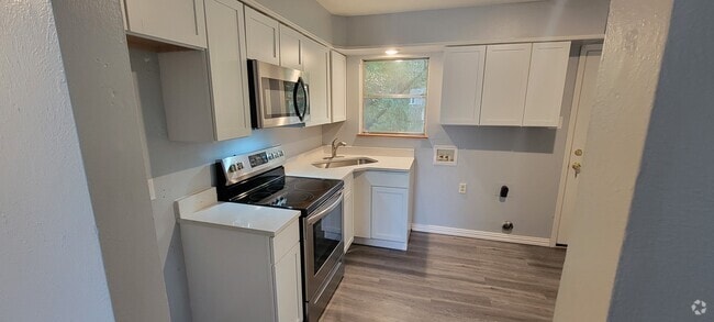 Building Photo - 113 N McKown Ave Unit VC Financial Rental