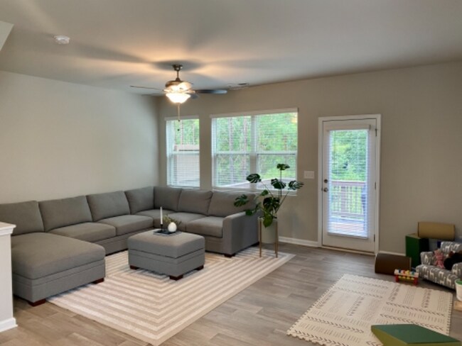 Photo - 3141 Meadowstone Ln SW