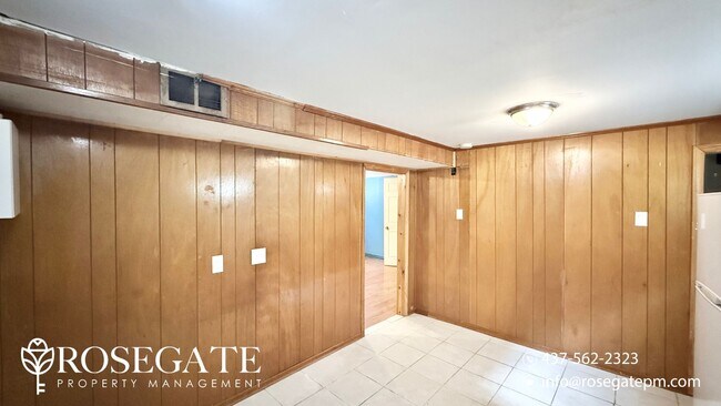 Photo - Bright 2-Bedroom Apartment in Scarborough ... Unit 2