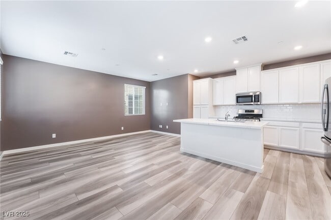 Building Photo - 5730 Sky Pointe Dr Rental