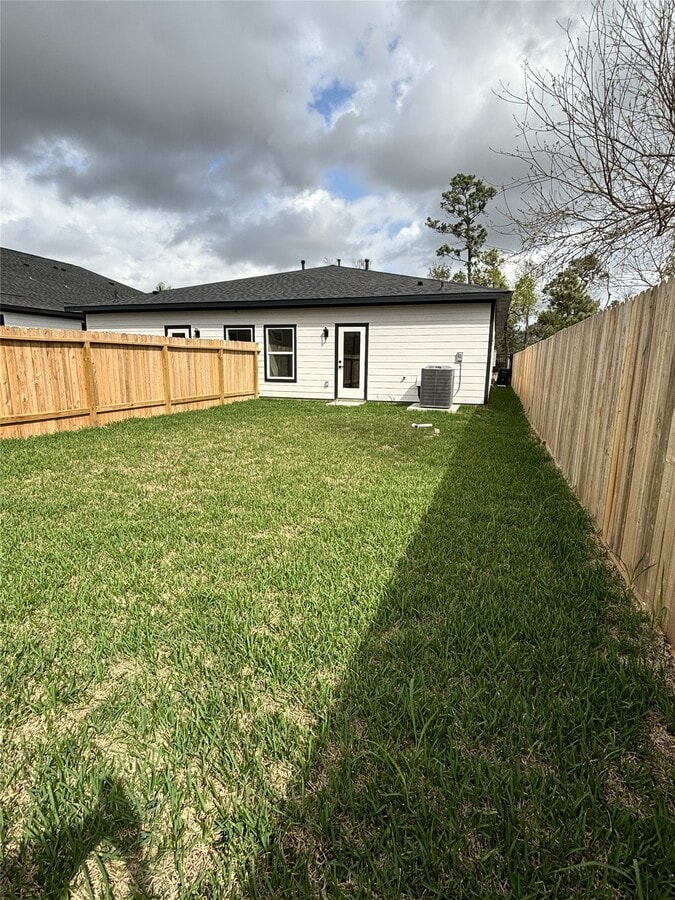 Photo - 8218 Locksley Rd