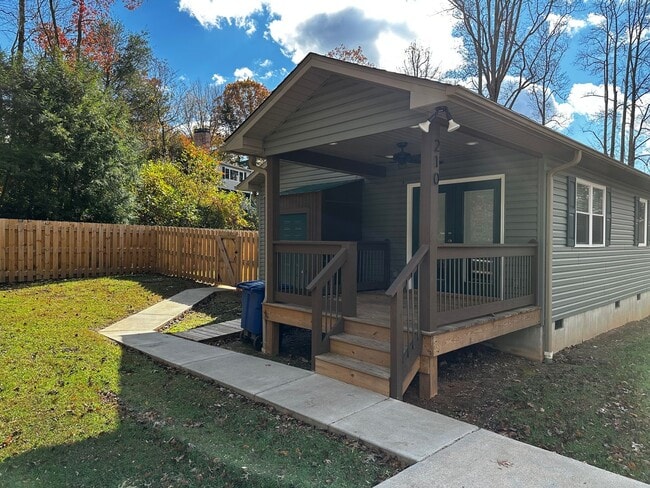 Photo - Black Mountain Rental-Fabulous Location!