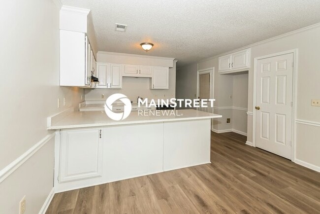 Photo - 4 Bedroom Pet-Friendly Home in Memphis, TN with Main Street Renewal