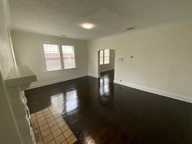 Photo - 920 N Auburndale St
