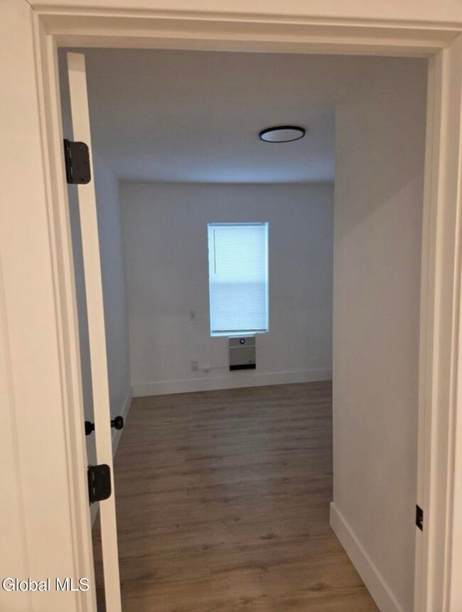 Photo - 31 Van Zandt St