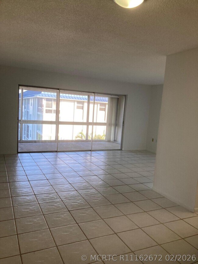 Photo - 2936 Lake Shore Dr Unit 409