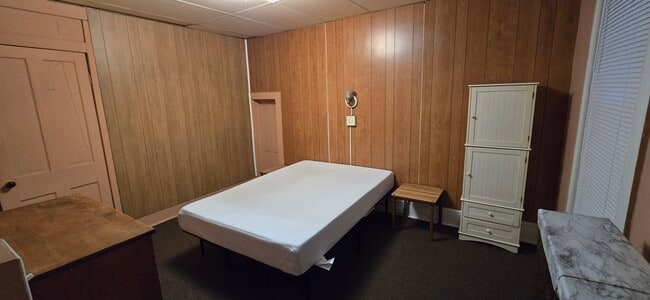 Photo - 202 N Clinton St