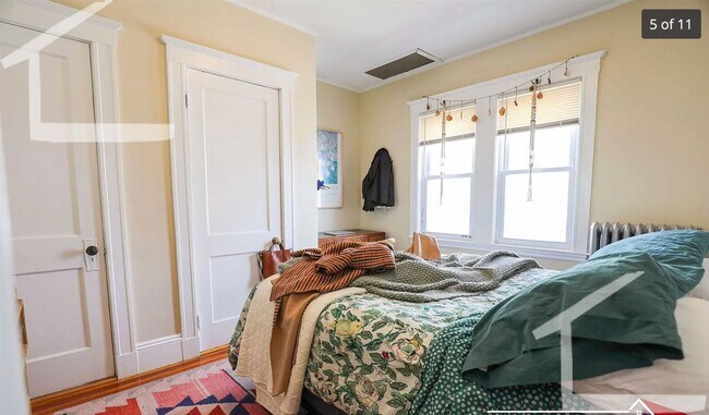 Photo - No Brokers Fee, Pets Friendly, In-Unit Washer and Dryer, Easy Street Parking