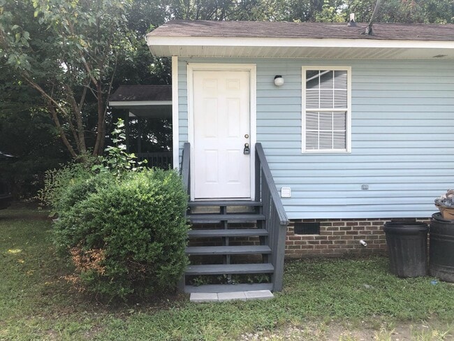 Photo - 208 Dent Ln