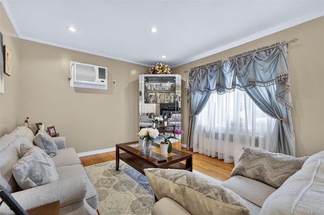 Photo - 112 Wentworth Ave