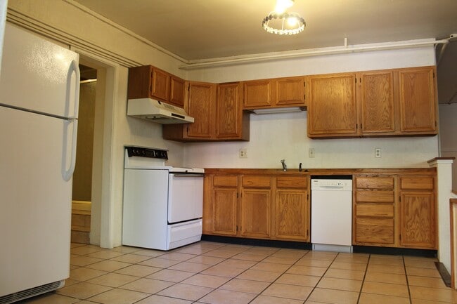 Photo - 720 Cooper Ave