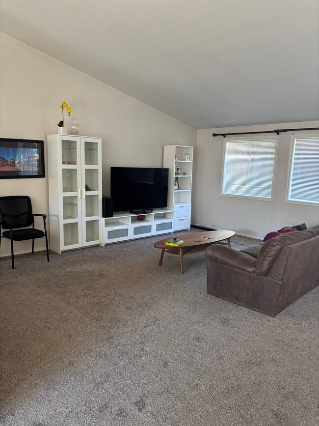 4309 Montclair Dr SE