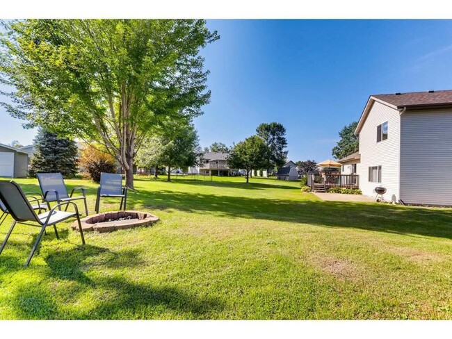 Photo - 608 Holly Cir SW