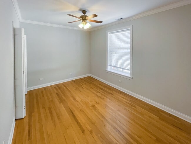 Photo - 3804 N Marshfield Ave Unit 2