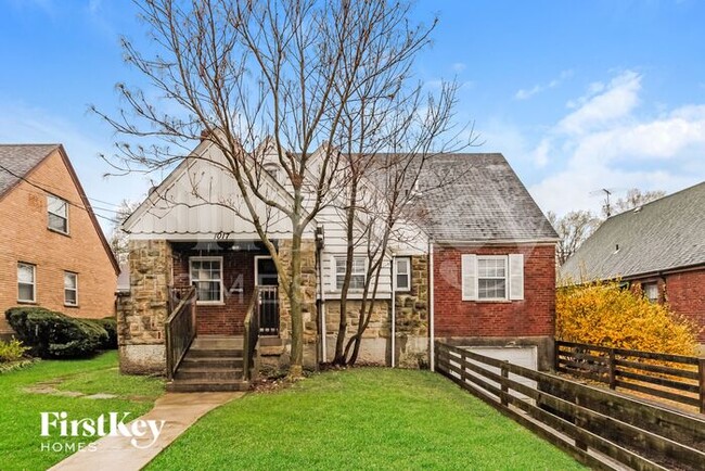 Photo - 1017 W North Bend Rd House