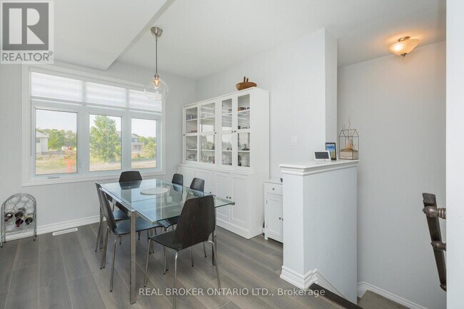 Photo - 1434 Hemlock Rd