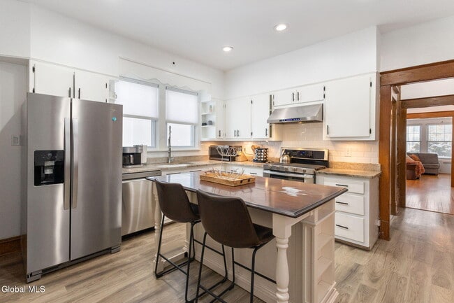 Photo - 106 N Pine Ave