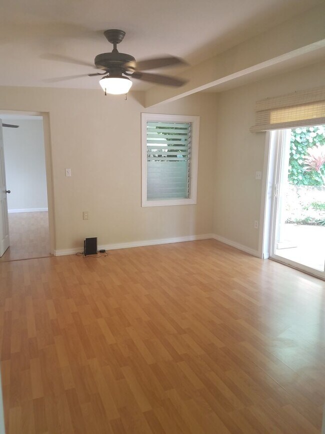 Photo - 2br/1ba/2pkg in Coconut Grove Kailua near ...