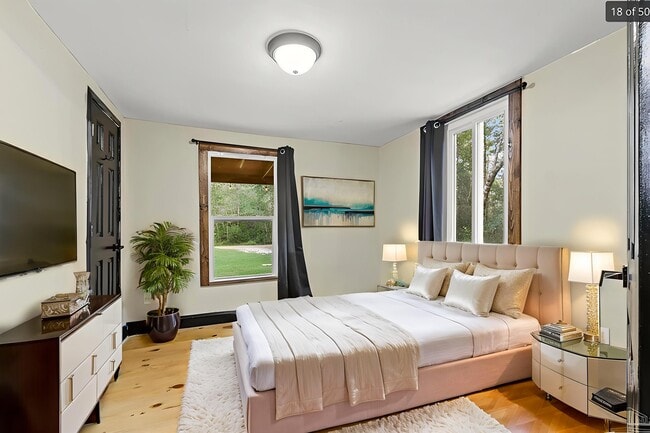 Photo - 2989 N 5th Ave