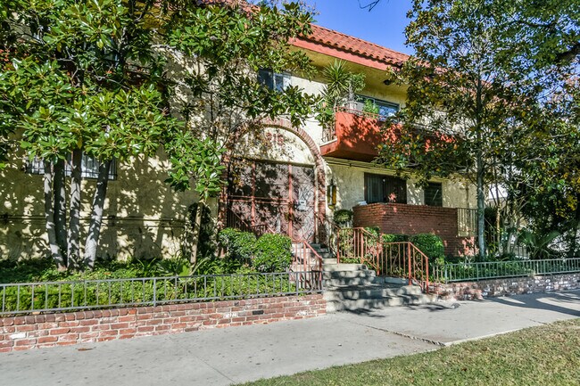 Photo - 215 S Rampart Blvd