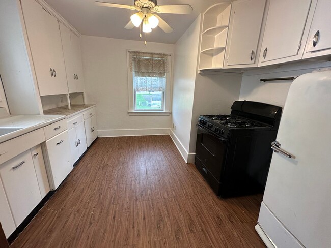 Photo - 103 E Park Ln