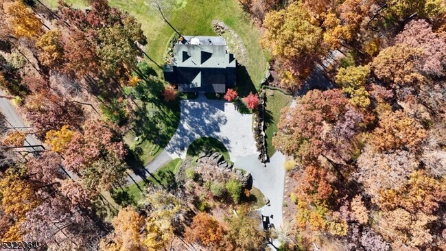 Building Photo - 17 Quaker Church Rd Rental