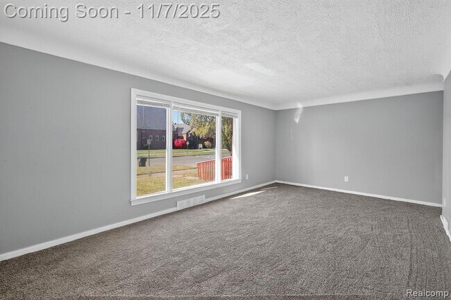 Photo - 20216 Regent Dr